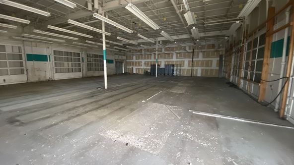 Retail - Flex at Florida Business Center : 1480 S Babcock St, Melbourne, FL 32901